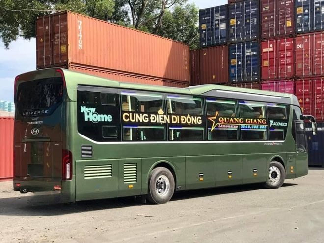 Xe Quang Tuyến Bên hông xe Limousine giường nằm 24 chỗ