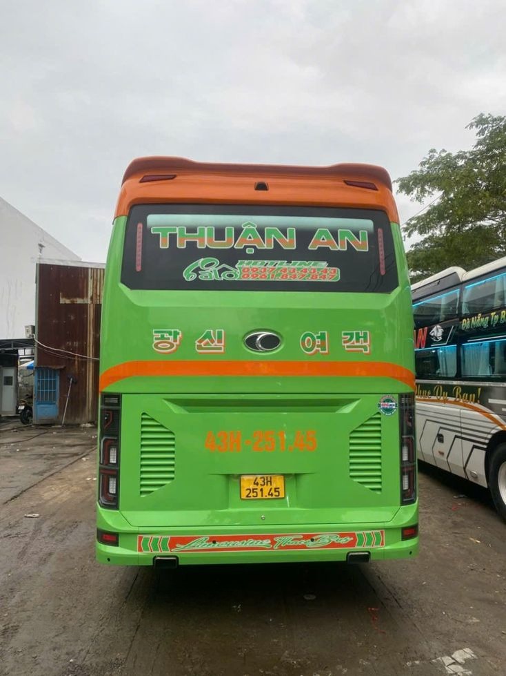 Xe Thuận An Mặt sau xe Limousine 24 Phòng