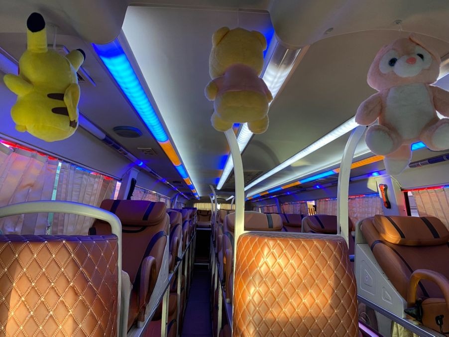 Xe Luxury Van Limousine Tiện ích Nội thất Giường nằm 40 chỗ