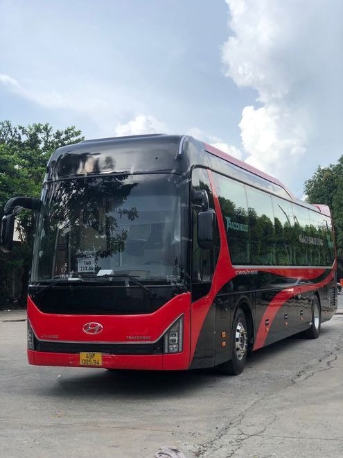Xe Lovabus Mặt trước xe Bên hông xe Limousine 34 phòng