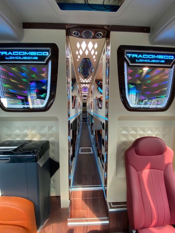 Xe Thảo Lan Giường nằm Limousine 24 phòng