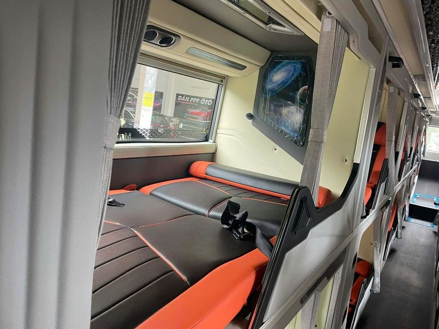 Xe Hoàng Phát (Đà Nẵng) Giường nằm Tiện ích Nội thất Limousine 24 Phòng