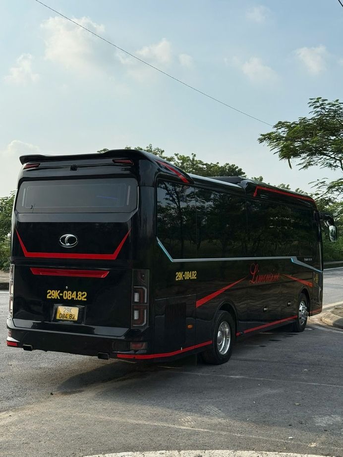 Xe Minh Châu Limousine Mặt sau xe Limousine 22 chỗ
