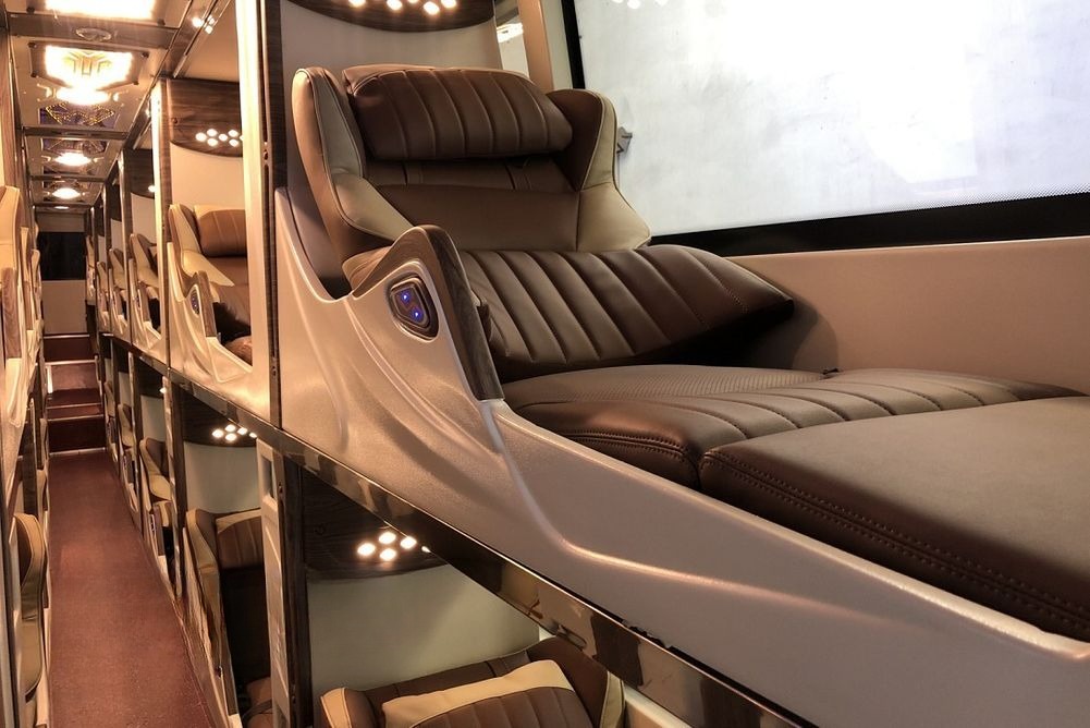 Xe Hoàng Trung (Vũng Tàu) Giường nằm Tiện ích Nội thất Limousine phòng 34 chỗ