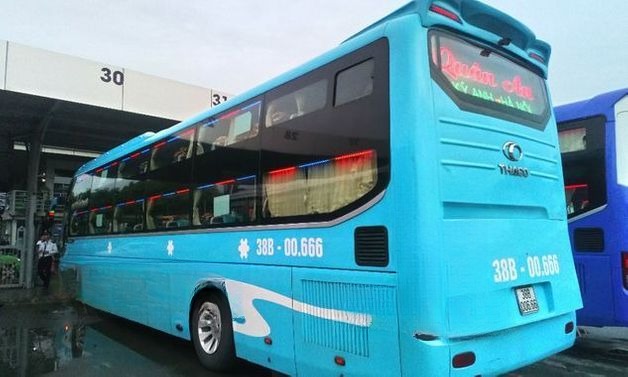 Xe Quân An Bên hông xe Mặt sau xe Giường nằm 44 chỗ