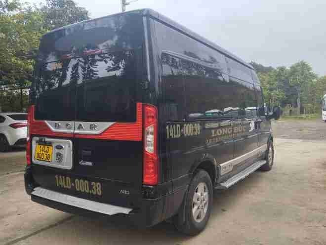 Xe Lovabus Bên hông xe Limousine 9 chỗ