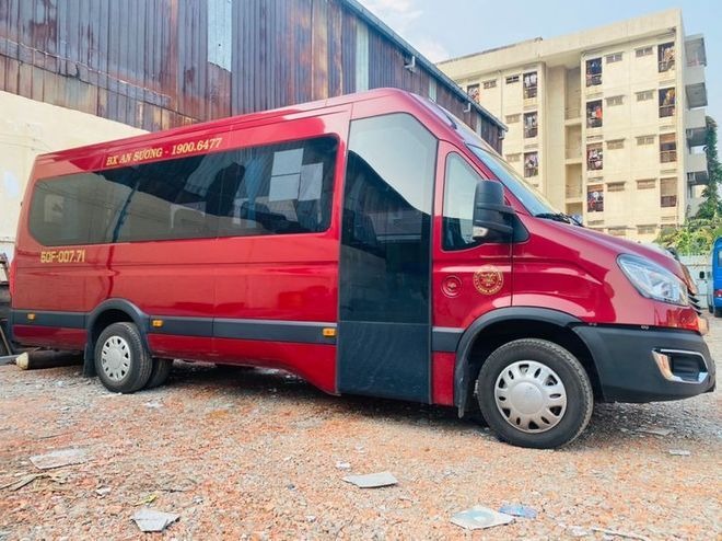 Xe Huệ Nghĩa Bên hông xe Ghế ngồi 16 chỗ