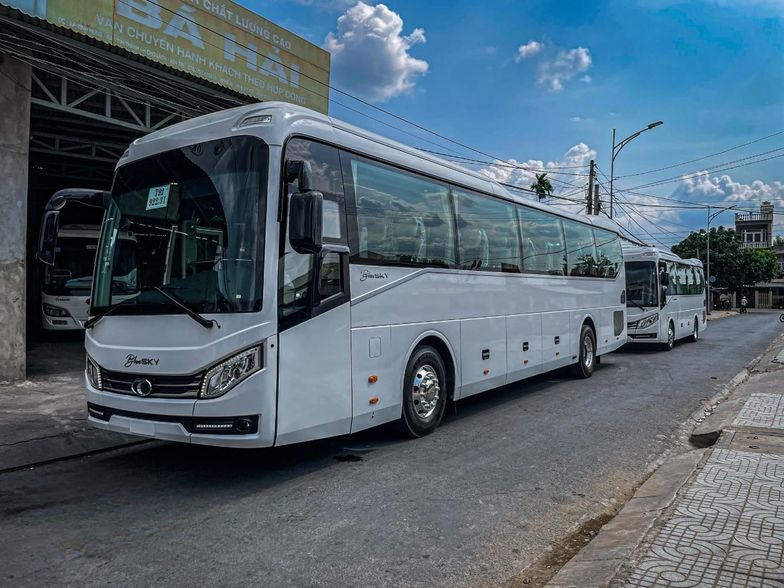 Xe Bá Hải Mặt trước xe Bên hông xe Ghế ngồi 45 chỗ