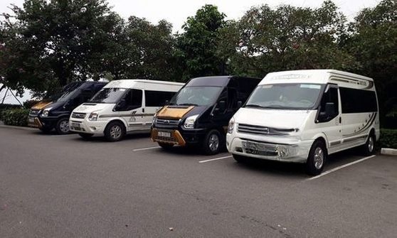 Limousine 9 chỗ VIP Pháp Việt Limousine