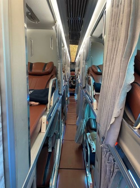 Xe Dương Hồng Nội thất Tiện ích Limousine 34 Giường VIP