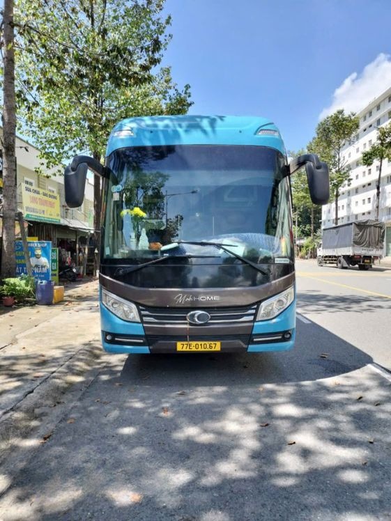 Xe Hưng Thủy (Bình Định) Mặt trước xe Limousine giường phòng 24 chỗ