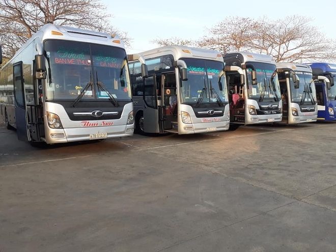 Xe Thái Sơn Mặt trước xe Limousine 22 phòng 