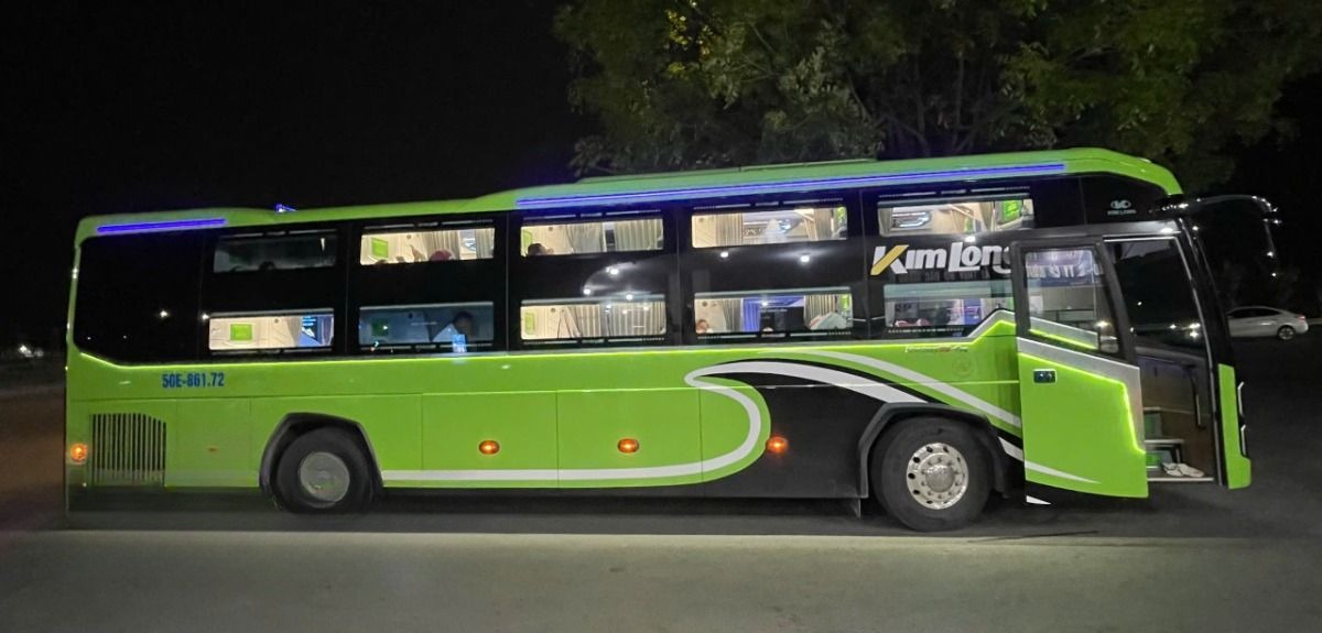 Xe Trung Đức Phát Bên hông xe Limousine 22 phòng (WC)