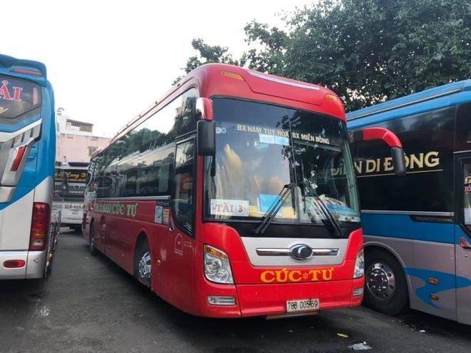 Xe Cúc Tư Mặt trước xe Giường nằm 40 chỗ