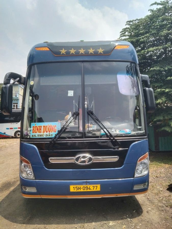 Xe Hải Hùng (Hải Phòng) Mặt trước xe Xe 22 phòng có WC