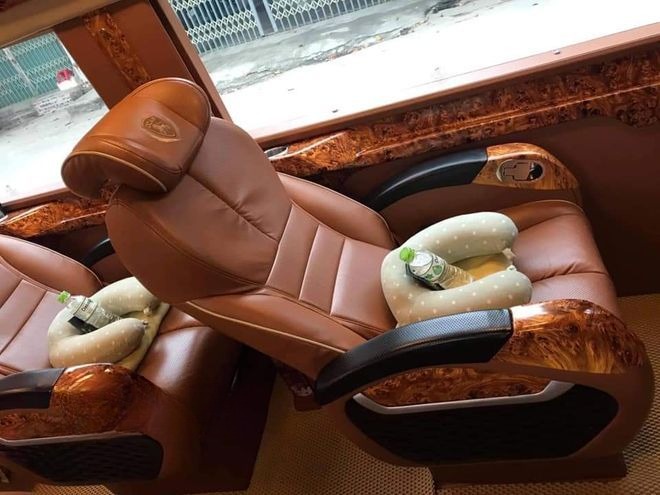 Xe Taxi Nội Bài Ghế ngồi Limousine 9 chỗ