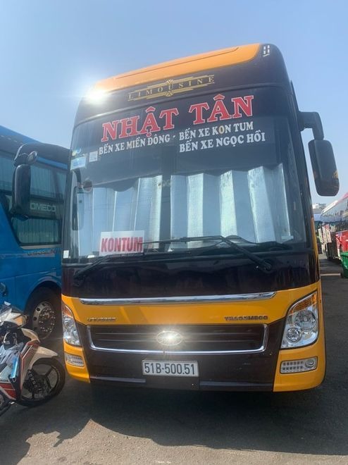 Xe Lovabus Mặt trước xe Limousine giuờng nằm 32 chỗ