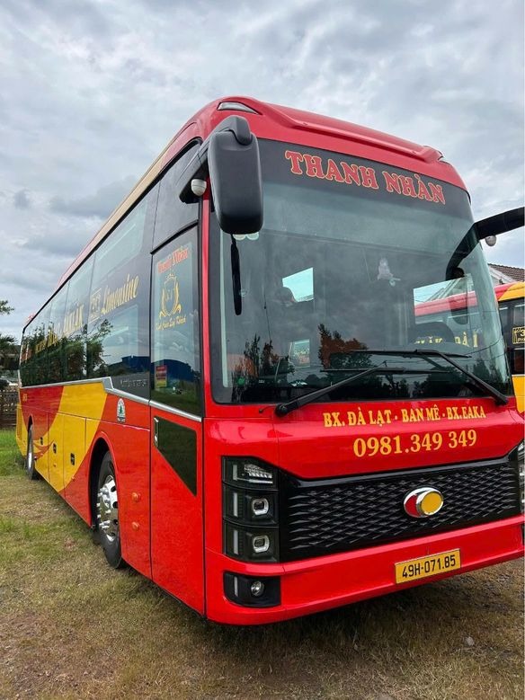 Xe Thanh Nhàn (Eakar) Bên hông xe Mặt trước xe Giường nằm 34 chỗ