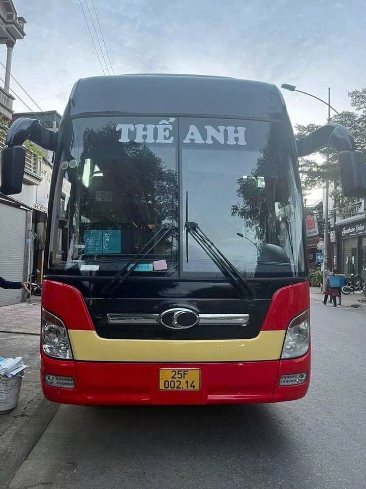 Xe Thế Anh Travel Mặt trước xe 