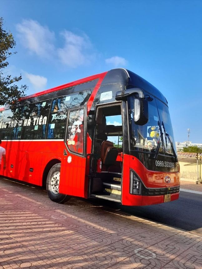 Xe Đức Thiên Mặt trước xe Bên hông xe Giường nằm 41 chỗ