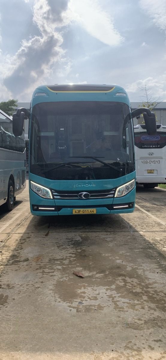 Xe Tân Hiệp Mặt trước xe Giường nằm 34 chỗ