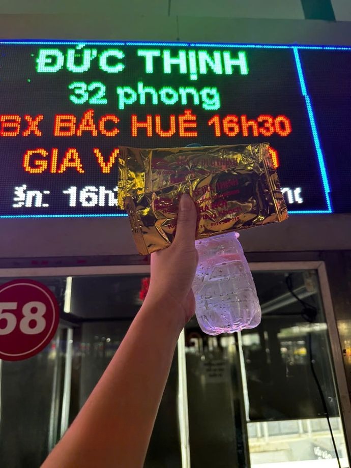 Xe Đức Thịnh Limousine Tiện ích Cabin 32 phòng (WC)
