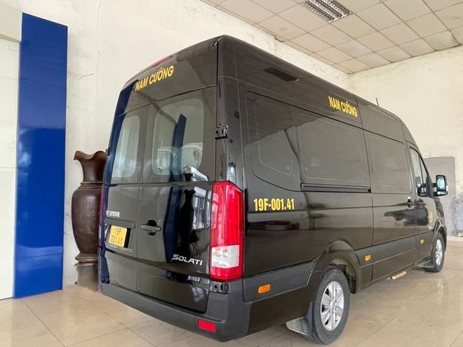 Xe Nam Cường Limousine Bên hông xe Limousine 16 chỗ