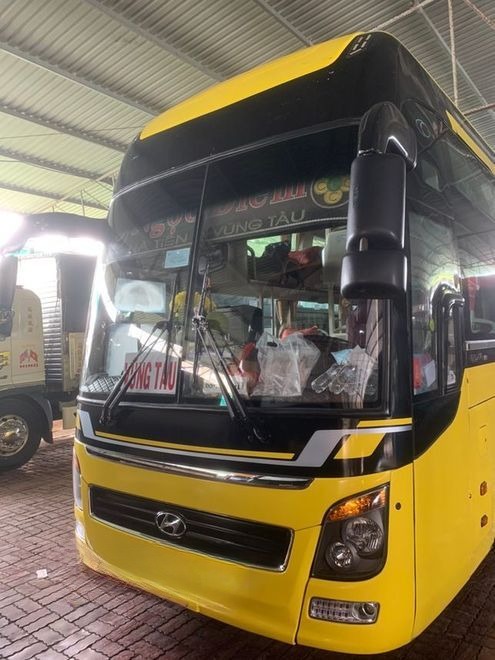 Xe Ngọc Diễm Mặt trước xe Giường nằm 43 chỗ
