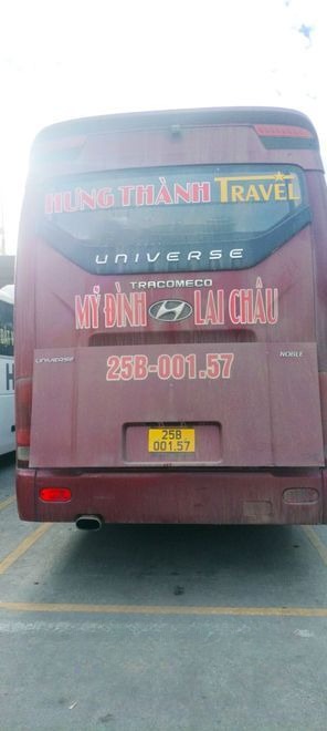 Xe Hưng Thành (Lai Châu) Mặt sau xe Giường nằm 41 chỗ