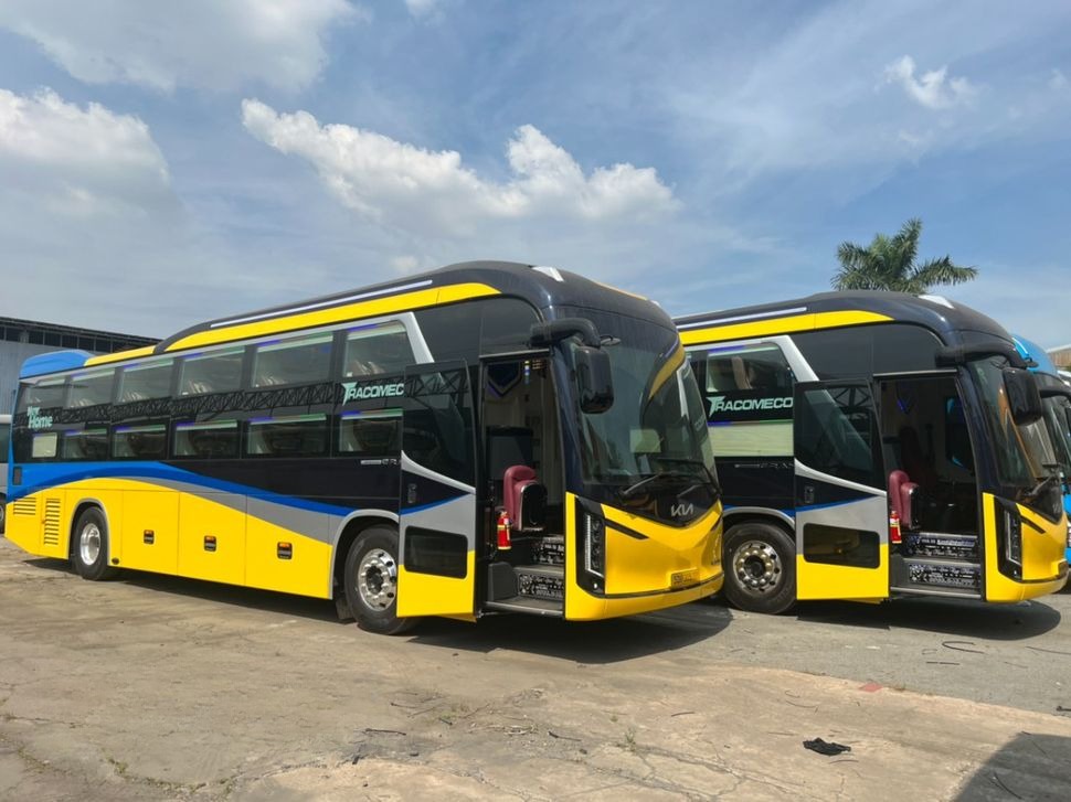 Xe Kính Diên Hồng Mặt trước xe Bên hông xe Limousine 24 Phòng