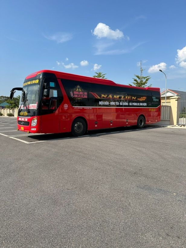 Xe Năm Liên Bên hông xe Giường nằm 40 chỗ
