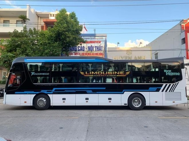 Xe Hạnh Luyến Bên hông xe Limousine giường phòng 34 chỗ