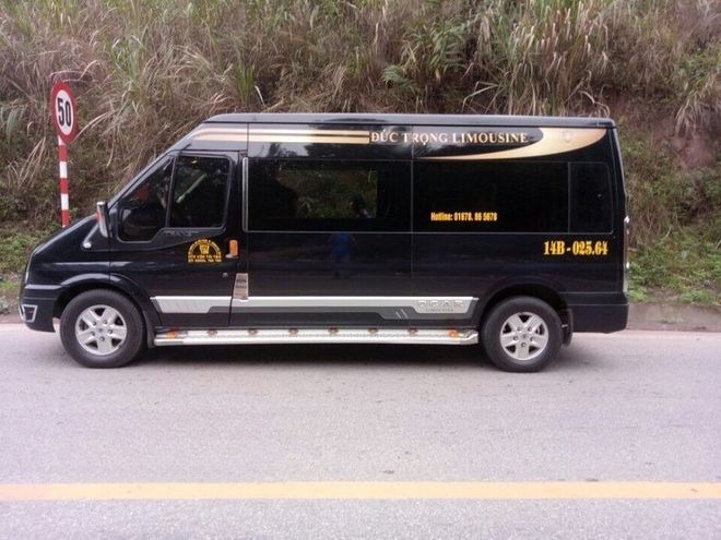 Xe Đức Trọng Limousine Bên hông xe Limousine 9 chỗ