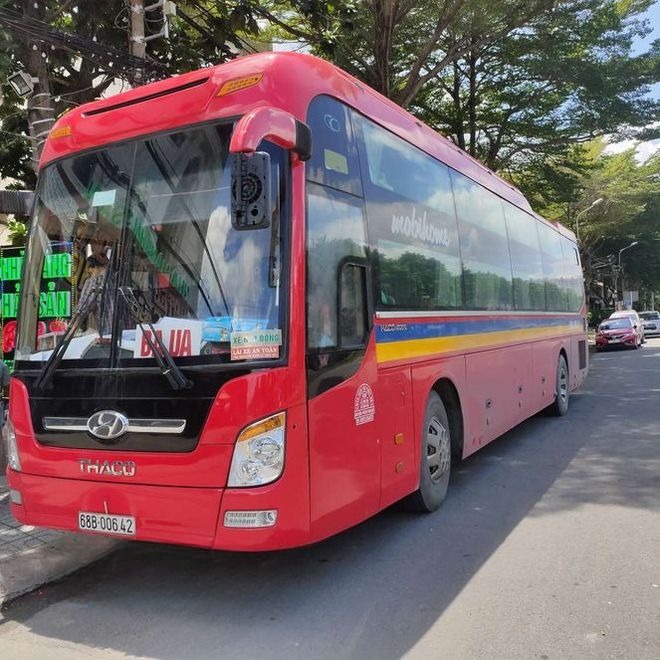 Xe Tuyết Nhung Mặt trước xe Bên hông xe Giường nằm 41 chỗ