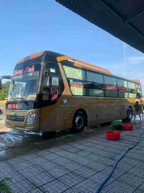 Xe Hoàng Linh (Vũng Tàu) Mặt trước xe Bên hông xe Limousine 34 phòng