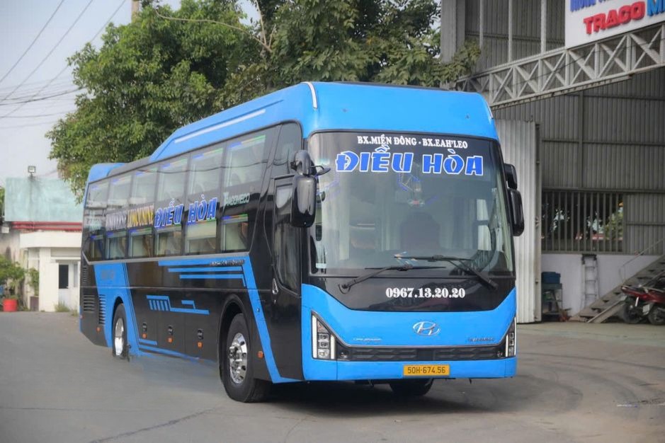Xe Điều Hòa Mặt trước xe Bên hông xe Limousine 24 Phòng