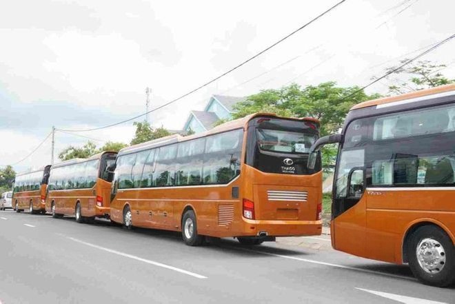 Xe Lovabus Bên hông xe Mặt sau xe Limousine 34 giường