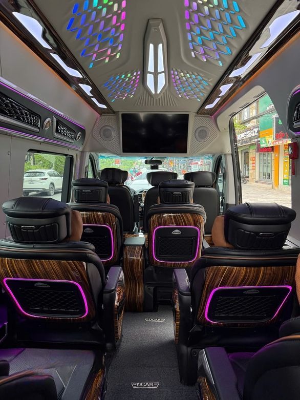 Xe Minh Châu Limousine Ghế ngồi Limousine 11 chỗ