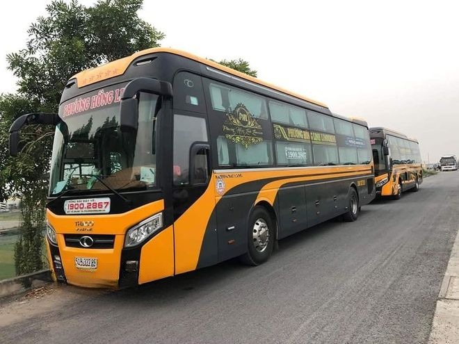 Xe Phương Hồng Linh Mặt trước xe Bên hông xe Limousine giường phòng 22 chỗ