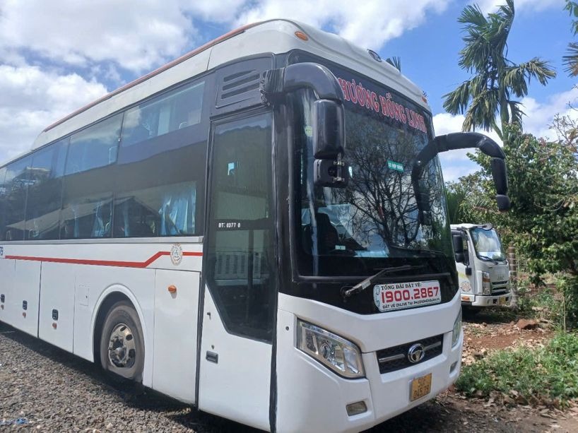 Xe Phương Hồng Linh Mặt trước xe Giường nằm 44 chỗ