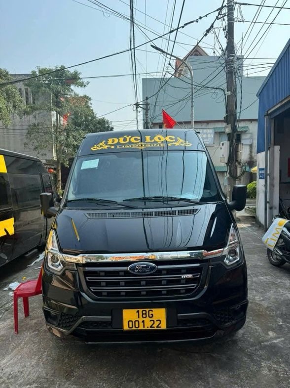 Xe Đức Lộc Limousine Mặt trước xe 