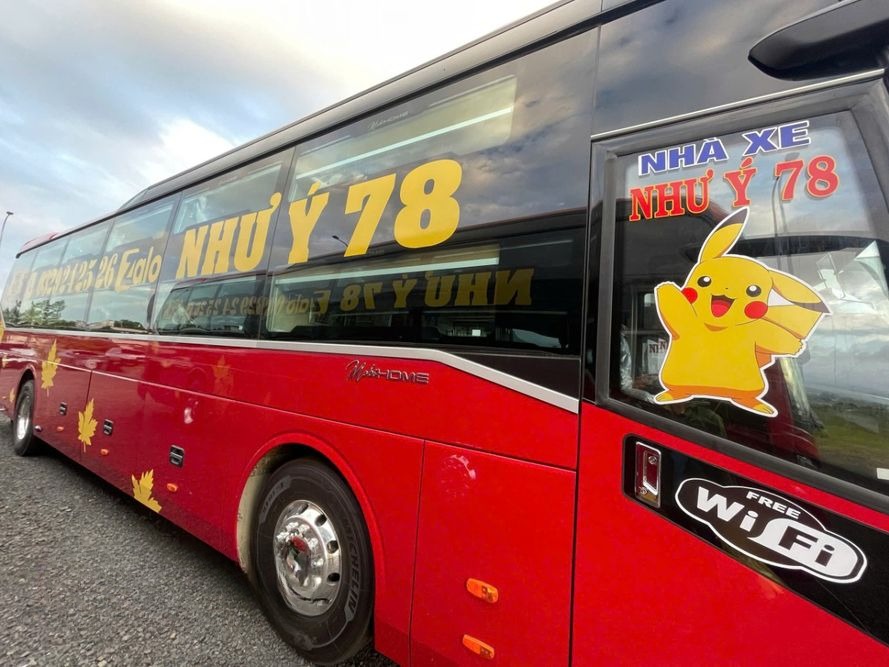 Xe Như Ý 78 (Phú Yên) Bên hông xe Limousine 24 phòng