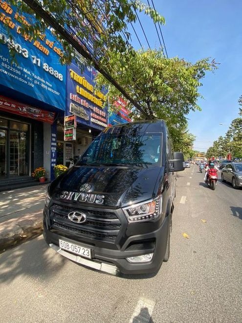 Xe Trường Thịnh Limousine Mặt trước xe Limousine 9 chỗ