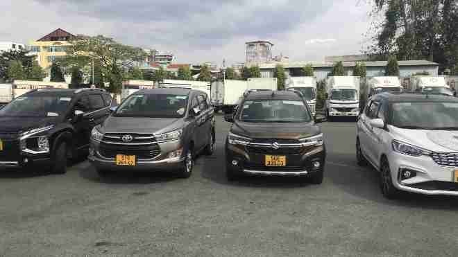 Xe HTX Việt Ý Mặt trước xe Bên hông xe 4 chỗ