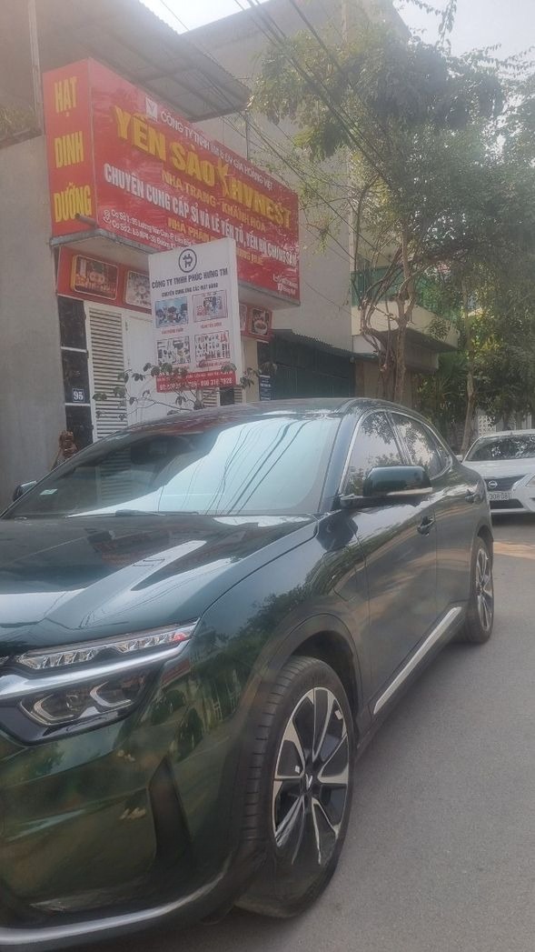Xe Phúc Hưng Xanh Mặt trước xe Bên hông xe Xe 4 chỗ