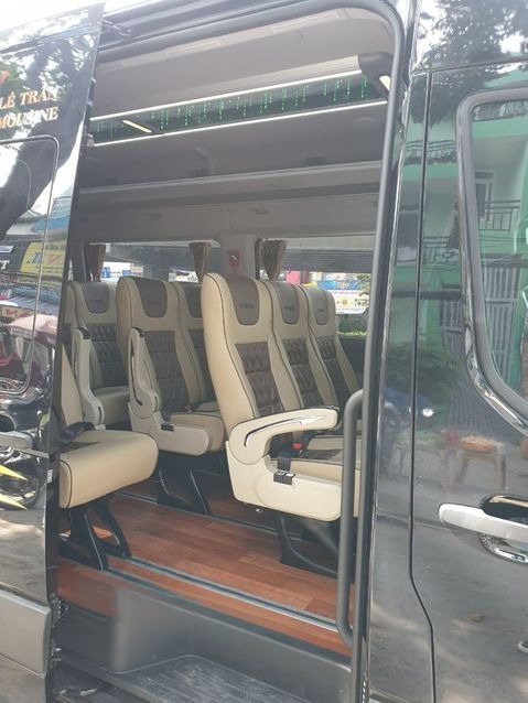 Hyundai Solati 16 chỗ Lê Trần Limousine