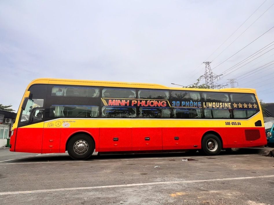 Xe Minh Phương MPBus Bên hông xe Xe Limousine 32 phòng