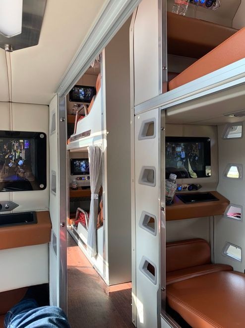 Xe Dũng Lệ Nội thất Limousine Giường nằm 34 chỗ