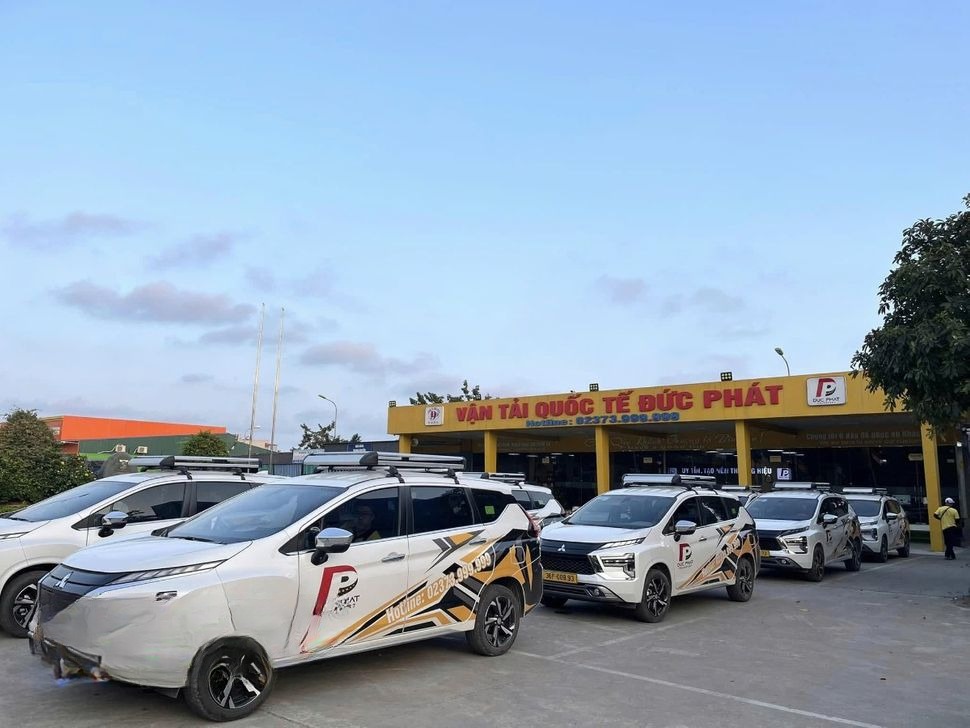 Xe Đức Phát (Thanh Hóa) Mặt trước xe Ghế ngồi 7 chỗ