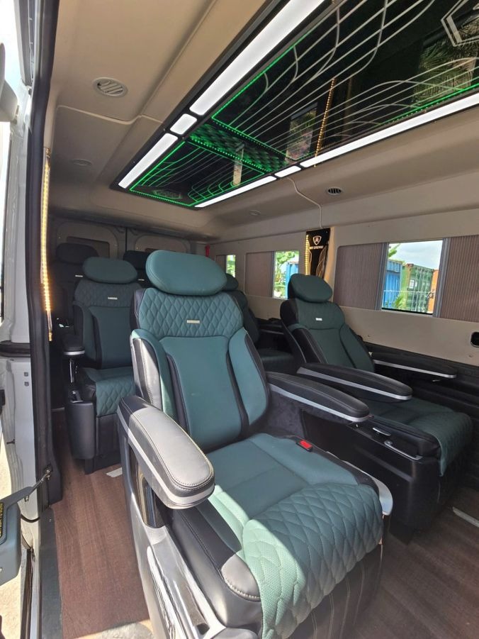 Xe Khang Limousine Ghế ngồi Limousine 9 chỗ